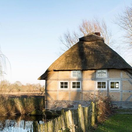 Urgemuetliche Reetdachkate Mit Grossem Kamin Und Sauna Villa Pommerby  Exterior photo